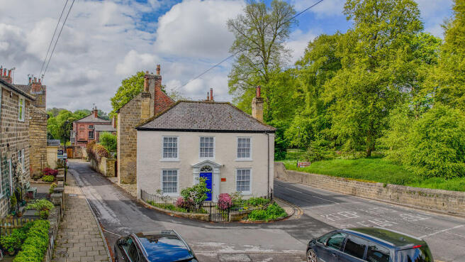 5 bed property, in Bond End, £595,000