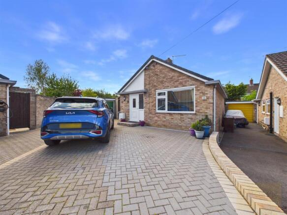2 bed property, in Moselle Drive, £375,000