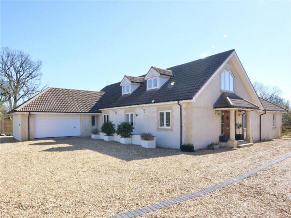 5 bed property, in A superb five bedroom, £899,950
