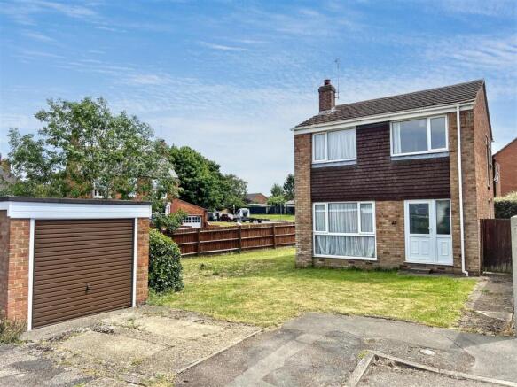 3 bed property, in Mill Road, £325,000