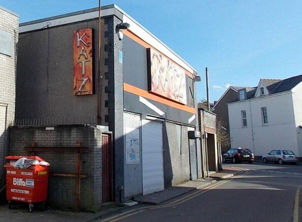 Studio, in North East Side of Queen Street Back Road, £72,000