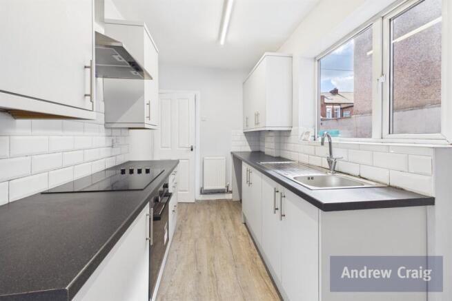 2 bed property, in Canterbury Street, £75,000