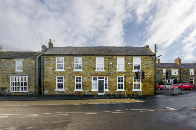 4 bed property, in South Road, £300,000
