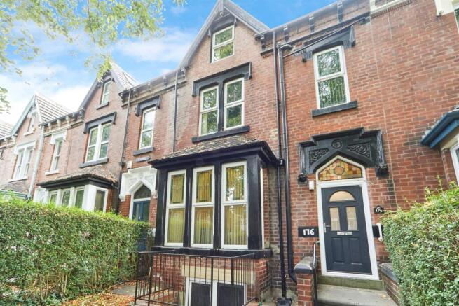 5 bed property, in Harehills Avenue, £325,000