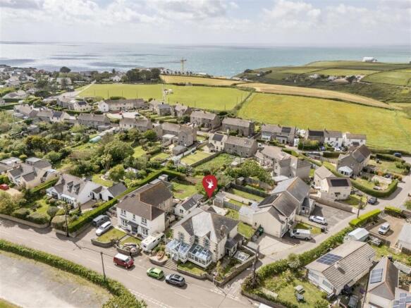 8 bed property, in Nansmellyon Road, £550,000