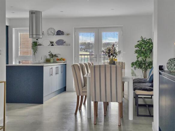 4 bed property, in Taw Wharf, £465,000