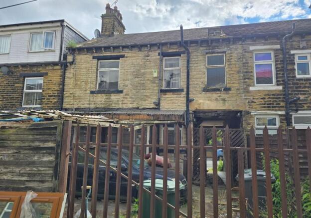 2 bed property, in 101 Kershaw Street, £40,000