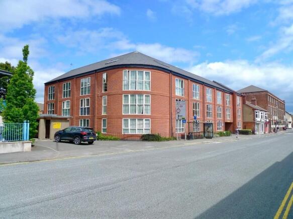 1 bed property, in Nottingham Road, £135,000