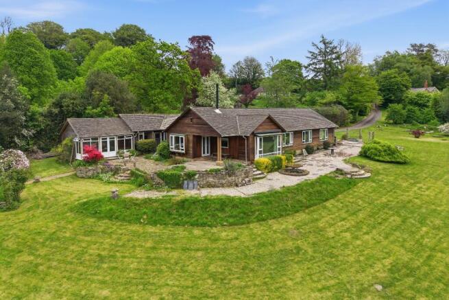 4 bed property, in Underhill, £875,000