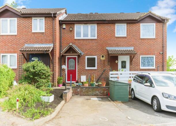 2 bed property, in Chessington Hall Gardens, £375,000