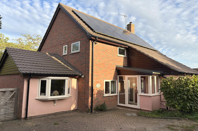 3 bed property, in Debenham, £375,000