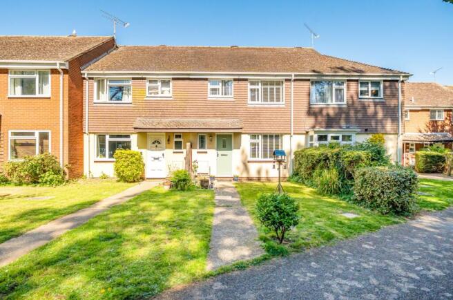 3 bed property, in Thrusloes, £325,000