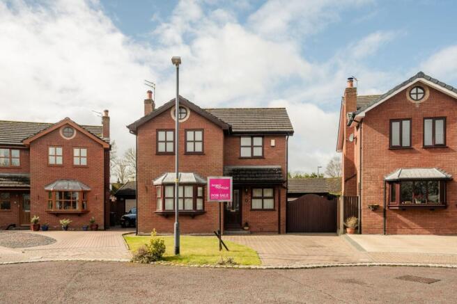 4 bed property, in Churchfields, £385,000