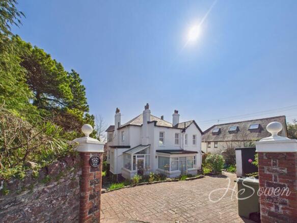 5 bed property, in Wheatridge Lane, £720,000