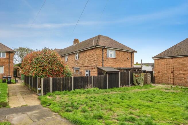 4 bed property, in Deal Road, £325,000