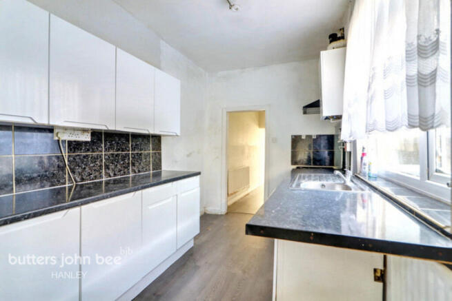 3 bed property, in Hanley Road, £69,000