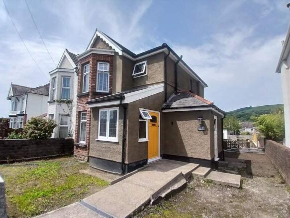 3 bed property, in Wern Road, £289,000