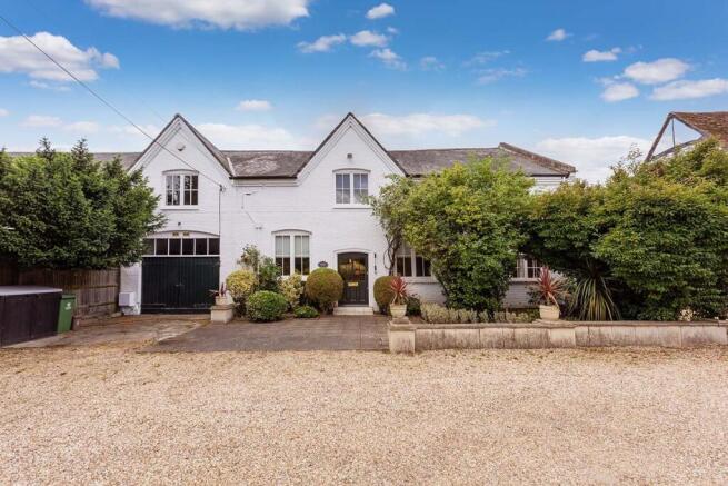 5 bed property, in Amerden Lane, £1,249,500