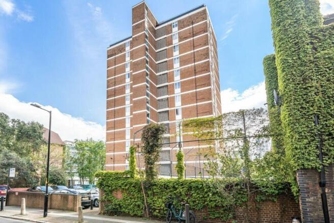 1 bed property, in Flat 35 Redman House, £295,000
