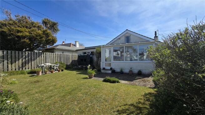 2 bed property, in Sandy Lane, £375,000