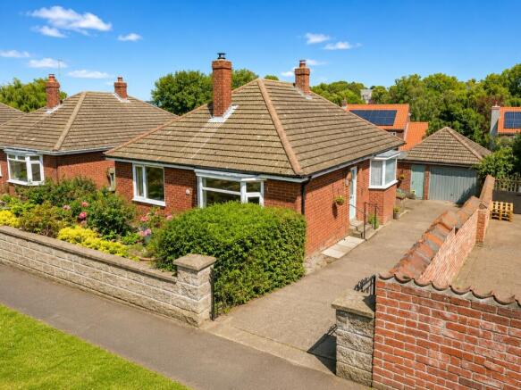 3 bed property, in Clint Lane, £250,000