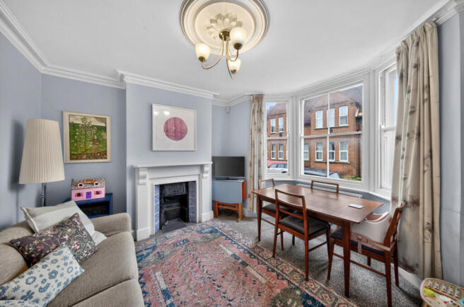 3 bed property, in Hurst Street, £575,000
