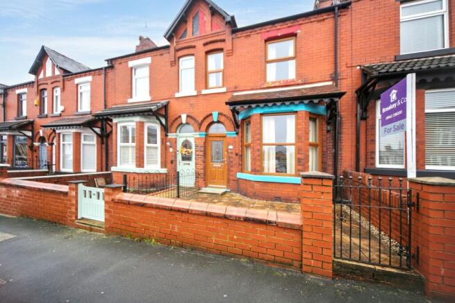 3 bed property, in Barnsley Street, £150,000
