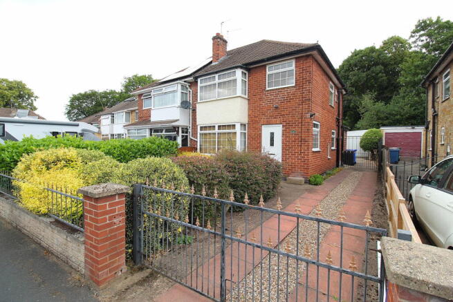 3 bed property, in 38 Manor Park, £249,950
