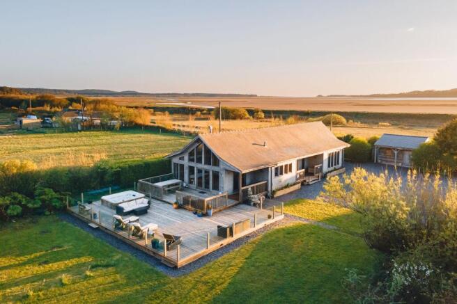 5 bed property, in Bodorgan LL62, £750,000