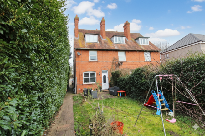 3 bed property, in Edgecombe Lane, £335,000