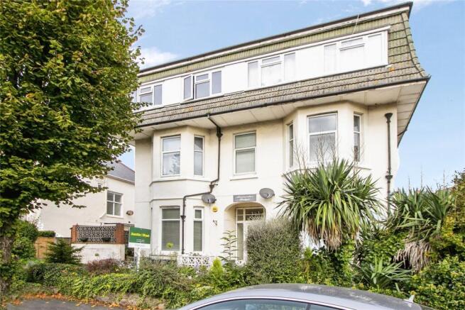 2 bed property, in Argyll Road, £140,000
