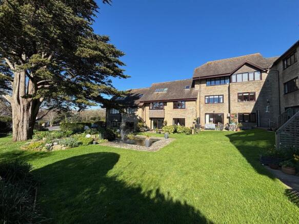 3 bed property, in Preston Road, £300,000