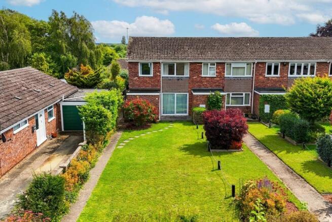 3 bed property, in Englands Road, £265,000