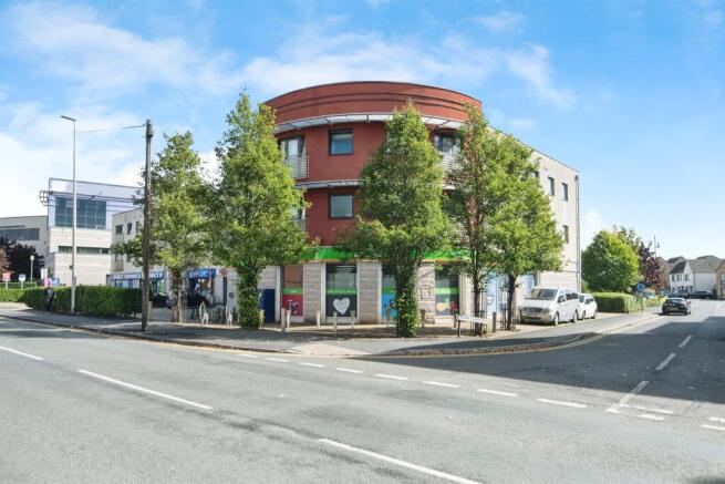 2 bed property, in Moor Street, £115,000