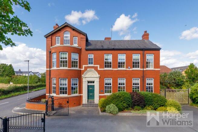 7 bed property, in Stocks Lane, £750,000