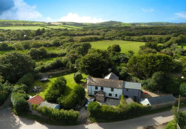 4 bed property, in Redmoor, £795,000