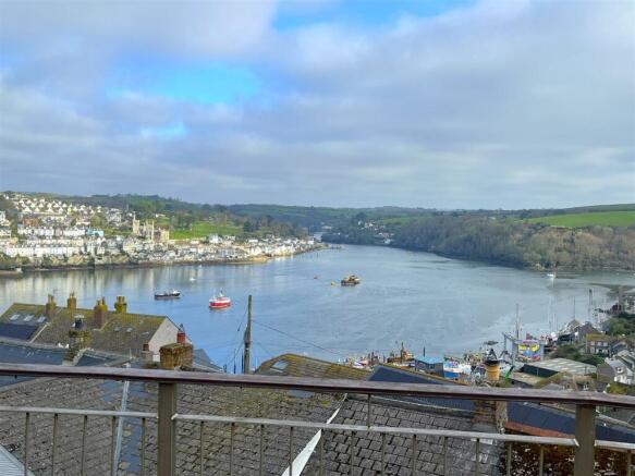 3 bed property, in St Saviours Hill, £375,000