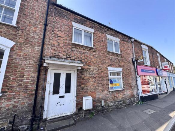 2 bed property, in Salter Street, £235,000