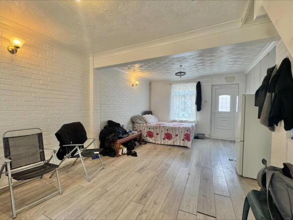 2 bed property, in Mill Road, £60,000