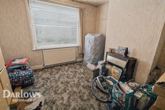 3 bed property, in Cendl Crescent, £170,000