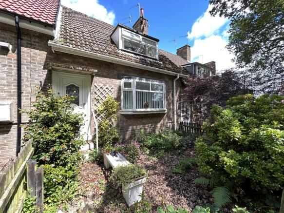 2 bed property, in The Larches, £75,000