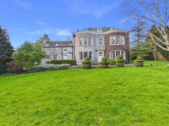 5 bed property, in The Old Rectory, £995,000