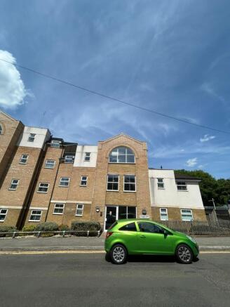 2 bed property, in Freemans Court, £100,000