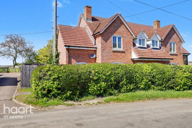 3 bed property, in Warren Lane, £350,000