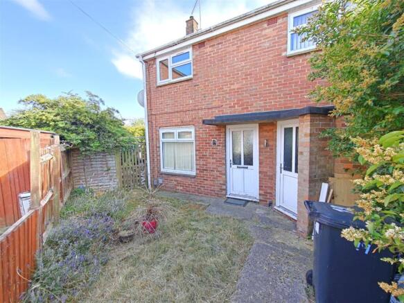 3 bed property, in Cransley Gardens, £165,000
