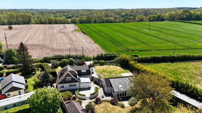4 bed property, in Beautiful Country Retreat, £1,250,000