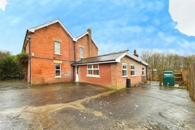 4 bed property, in Fairwood, £450,000