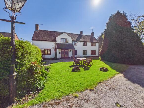 3 bed property, in Top House Farm Dalbury Lees, £600,000