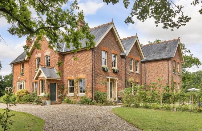 6 bed property, in Clapper Lane, £1,975,000