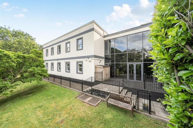 2 bed property, in Barley Mews, £290,000